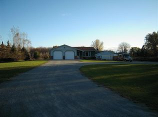 2213 Sunny Ln, Green Bay, WI 54313