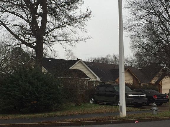3rd image of 2304 Hometown Dr