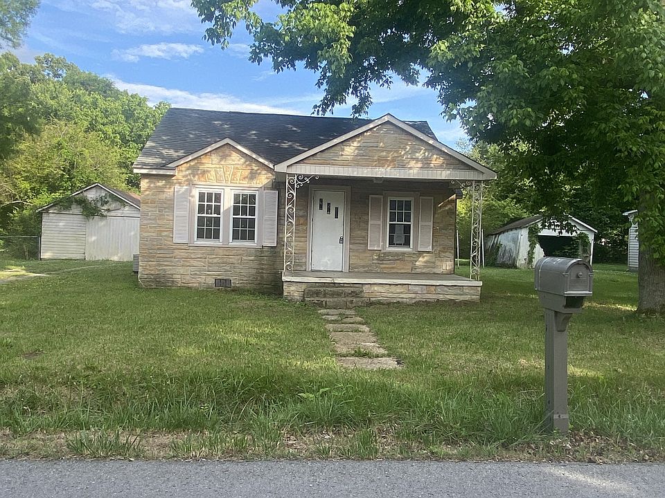 1st image of 504 E General St