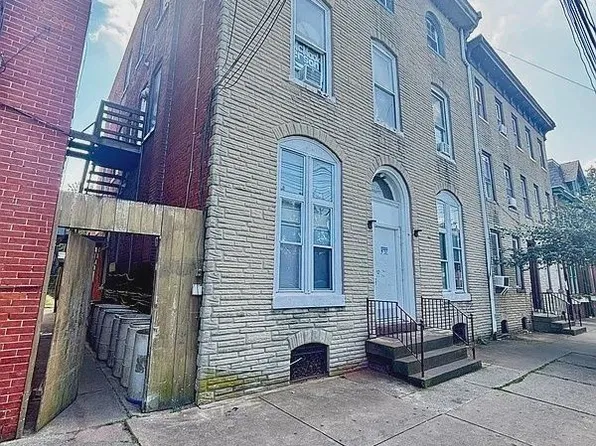 438 E King St APT 4, Lancaster, PA 17602