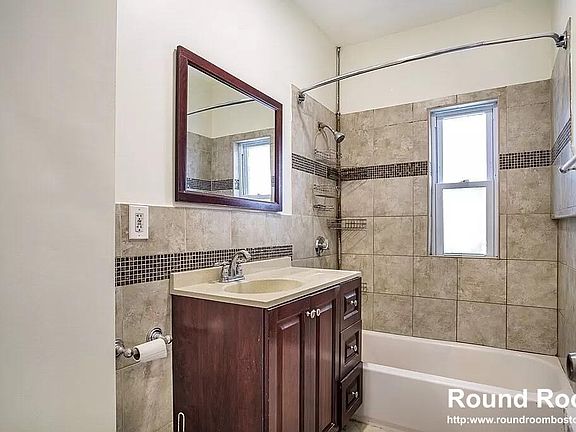 3rd image of 28 Moreland St #1