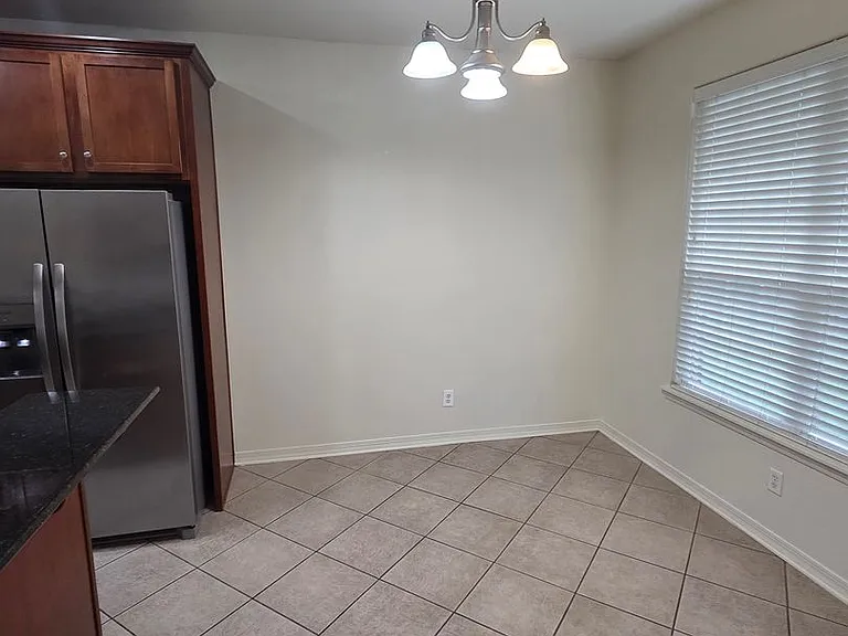 3219 W Thornebrook St — Photo 3