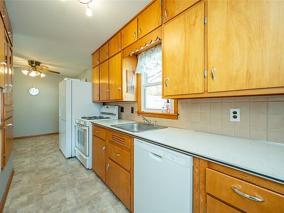 3rd image of 504 W 5th Ave