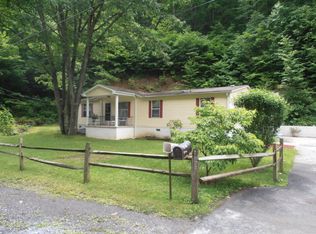2423 Grassy Branch Rd, Bluefield, WV 24701