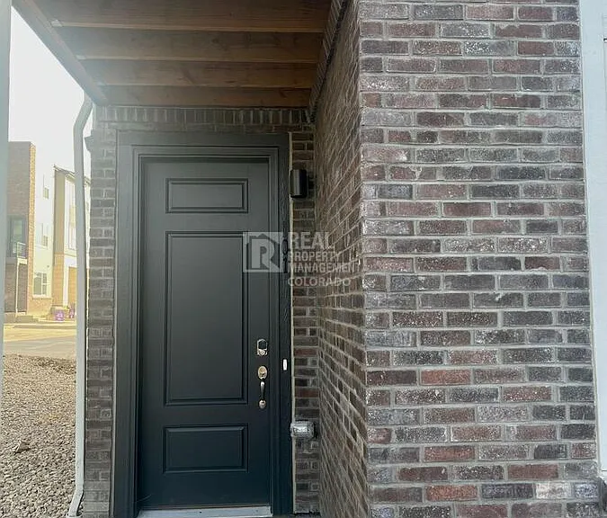 471 Interlocken Blvd — Photo 2