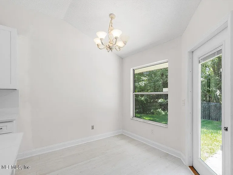 1722 Branch Vine Dr W — Photo 16