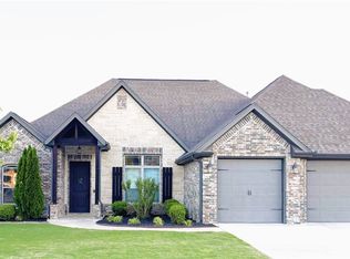 5603 W Lakewood Dr, Rogers, AR 72758