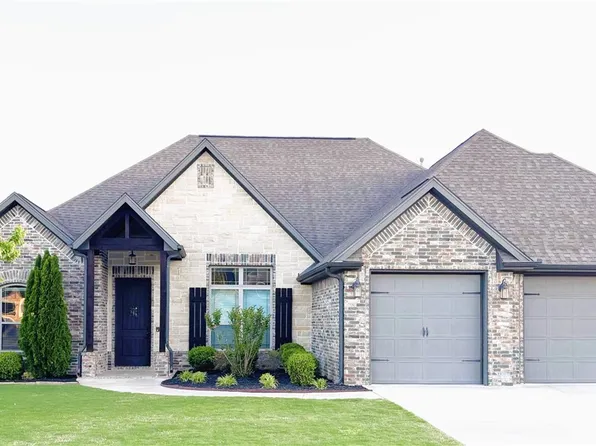 5603 W Lakewood Dr, Rogers, AR 72758