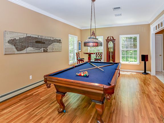 3rd image of 11 Continental Dr