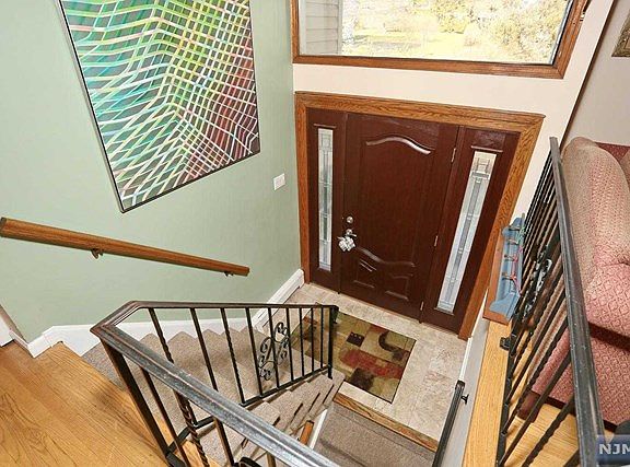 3rd image of 8 Estes Ct