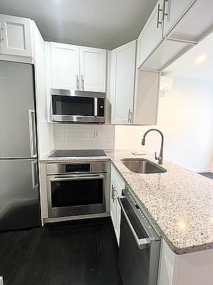 2nd image of 322 E 59th St APT 4C