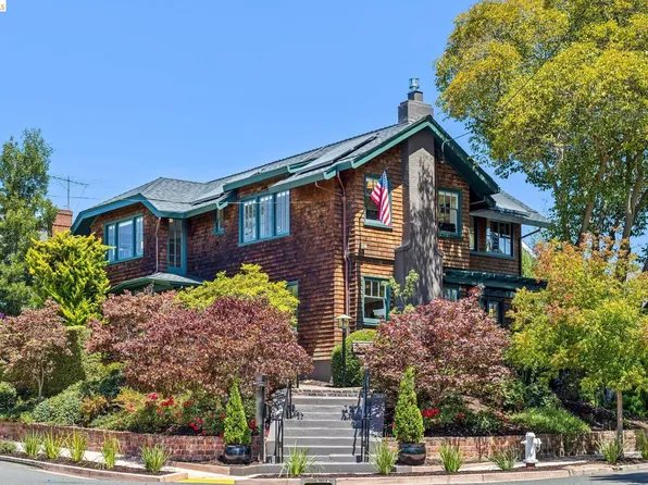 66 Manor Dr, Piedmont, CA 94611