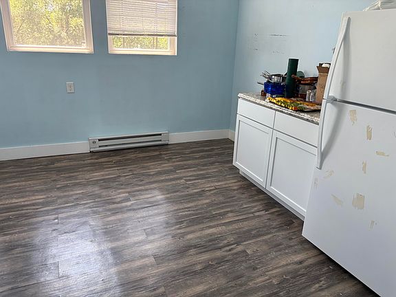 5th image of 661 W Pike St