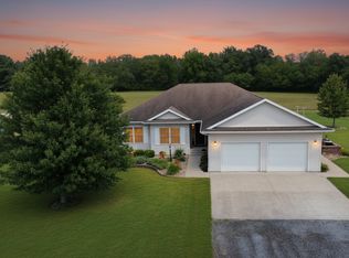 1646 N 2050 East Rd, Watseka, IL 60970