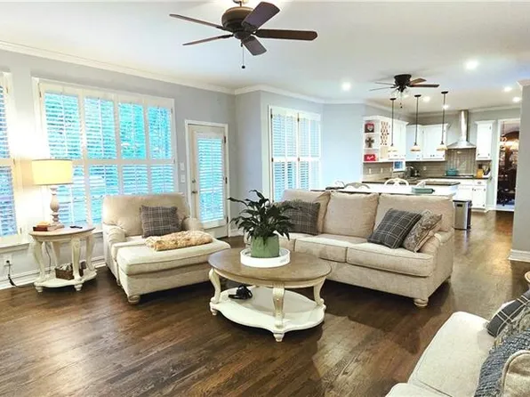 409 Misty Ridge Way, Woodstock, GA 30189