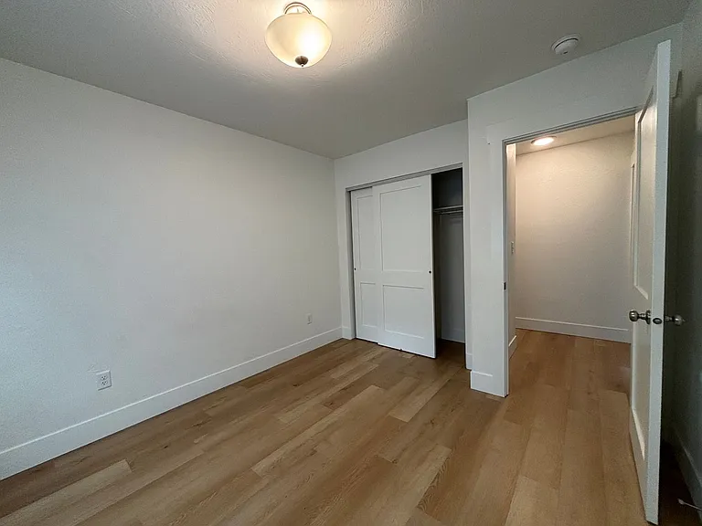 501 S 19th Ave — Photo 8