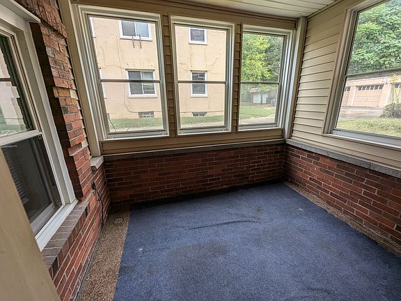 2nd image of 2302 Kenwood Blvd APT 1
