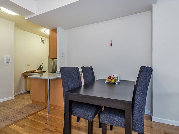 3rd image of 7025 Yellowstone Blvd APT 18W