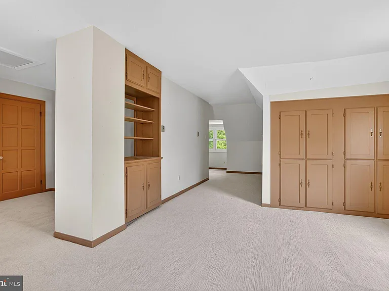 5553 Little Falls Rd — Photo 45
