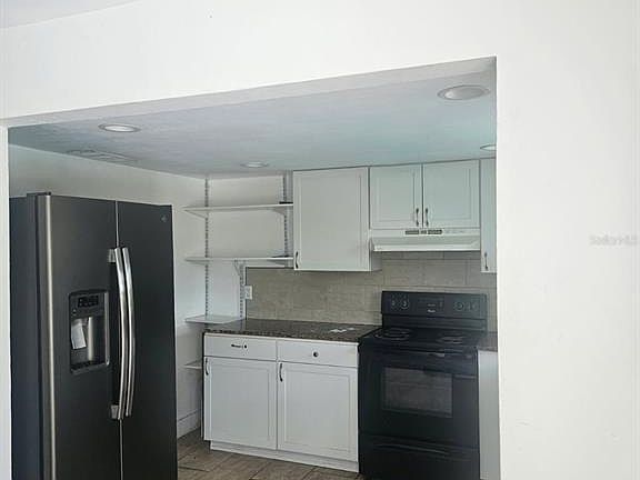 3rd image of 11 Golfview Rd