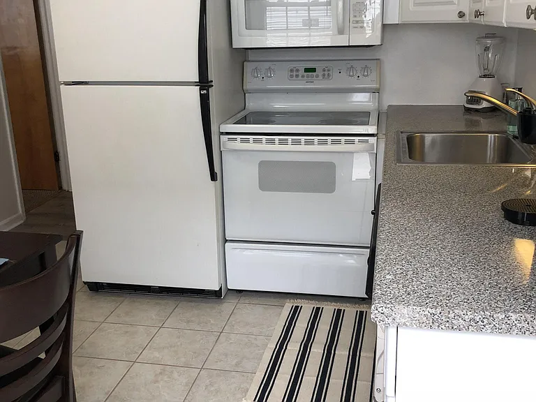 1600 Asbury Ave #E — Photo 3