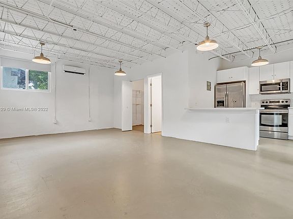 5th image of 38 NW 53rd St #C