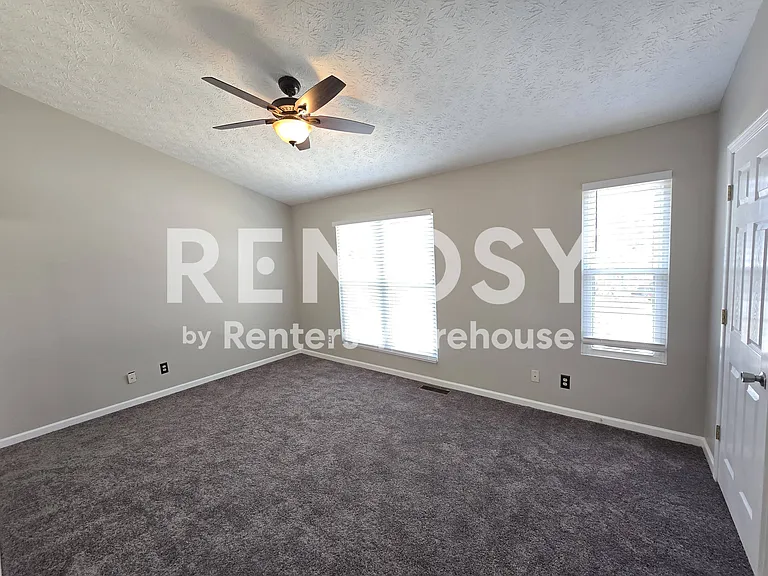 5533 Strathmoor Manor Cir — Photo 18