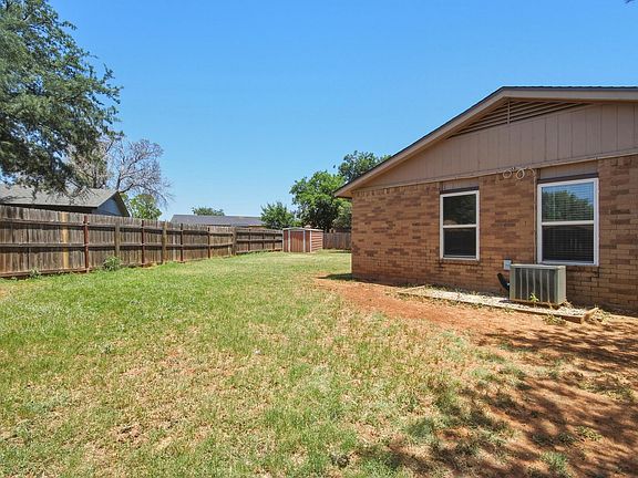 5th image of 873 Presidio Dr