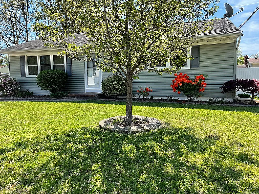 1037 Cable Ave photo 1
