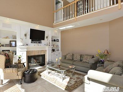 5th image of 60 Shinnecock Ln