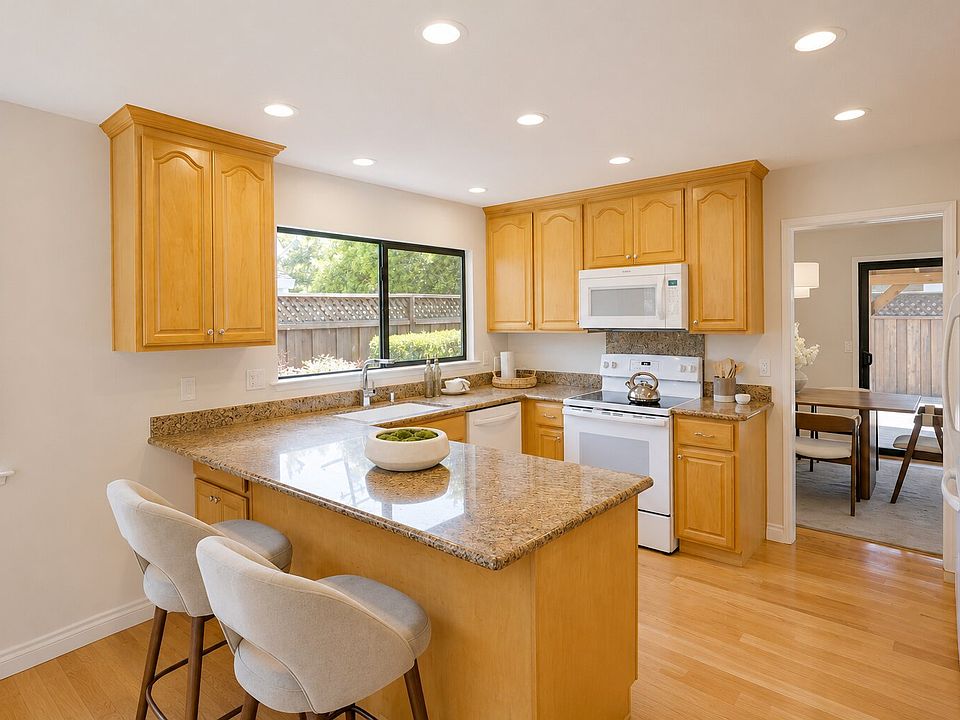 1st image of 801 Runningwood Cir