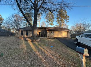 3 Spring Valley Ct, Longview, TX 75605