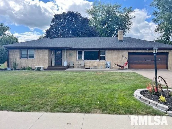 514 N Mississippi St, Blue Grass, IA 52726