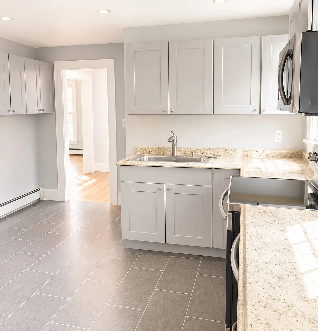 2 bed, 1.0 bath, 1250 sqft, $2,200 — Photo 4