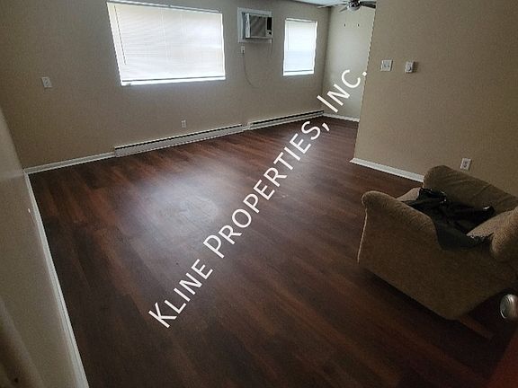 4th image of 2826 S Pennsylvania St #B14