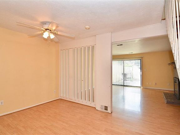 4th image of 7445 Countrybrook Dr