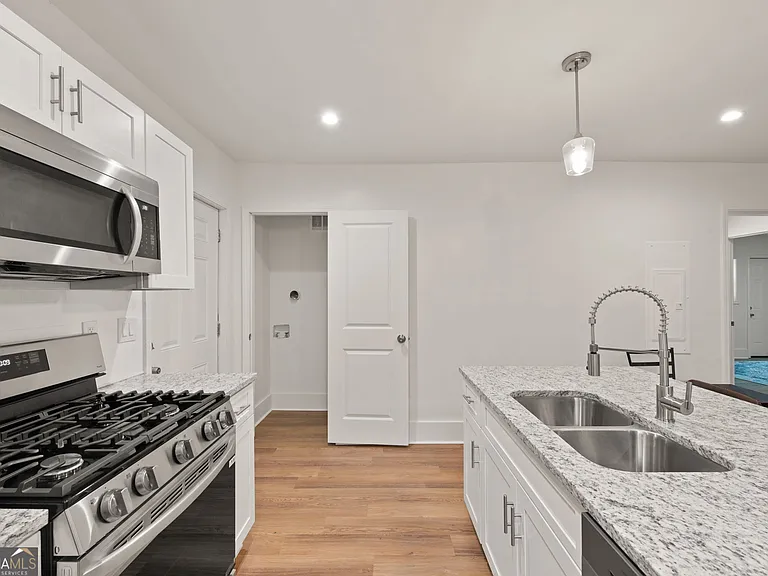 636 Francis Pl NW #B — Photo 17