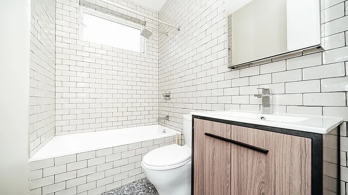 Rented by Nooklyn NYC LLC | media 21