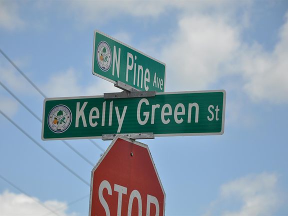 5th image of 608 Kelly Green St