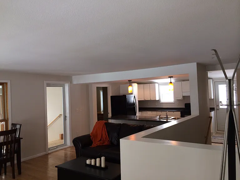 1485 Evergreen Ln N — Photo 2