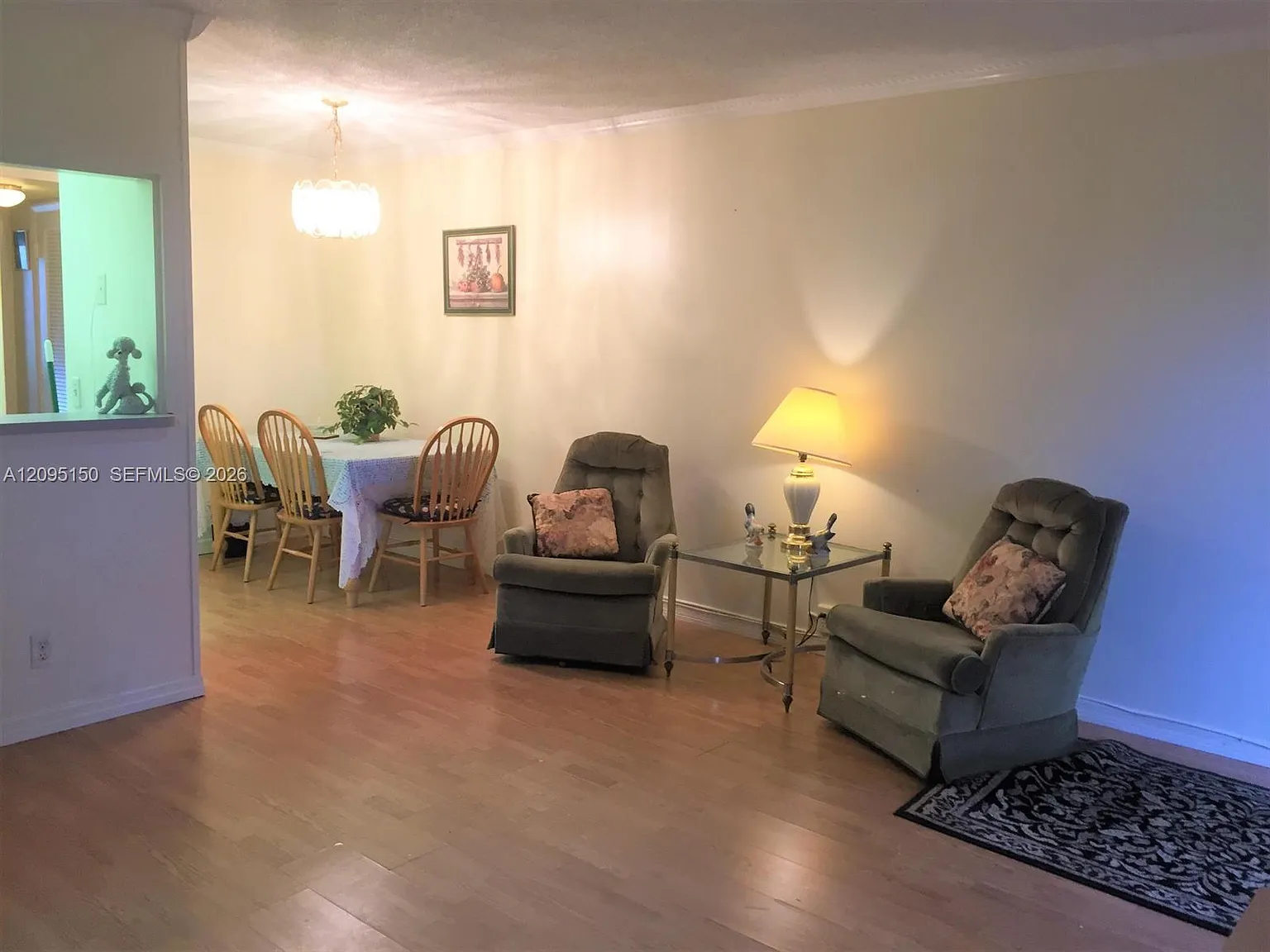 Canterbury Condos — Photo 1