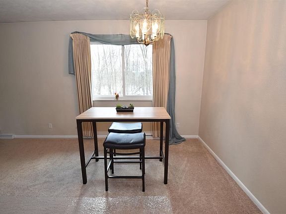 4th image of 58420 Valley View Dr
