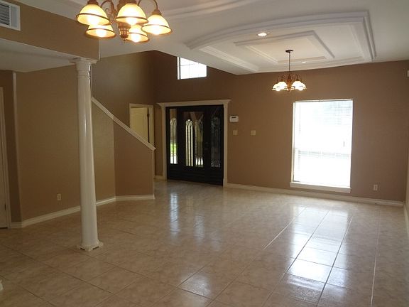 4th image of 1626 Woodstone Ct