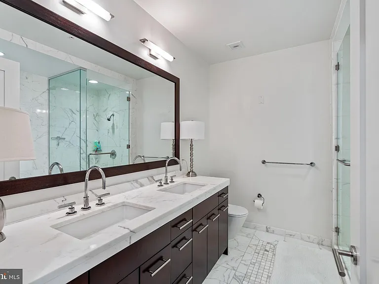 1414 S Penn Sq #44F — Photo 15