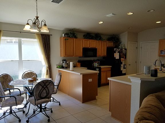 Kitchen & Breakfast Nook