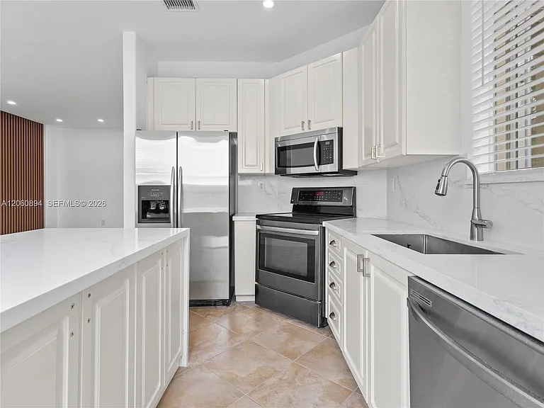 5502 NW 112th Ct #5502 — Photo 8
