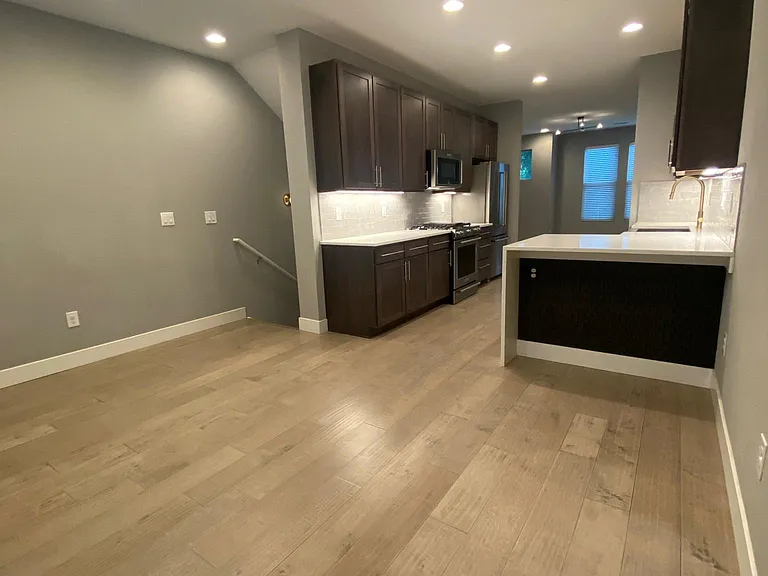 1075 Mariposa St — Photo 17