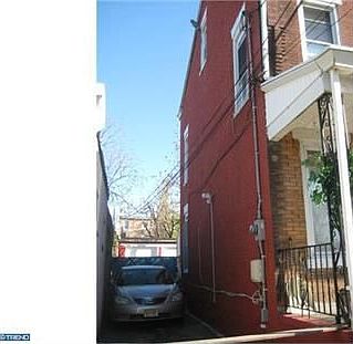 2nd image of 47 Pearl St