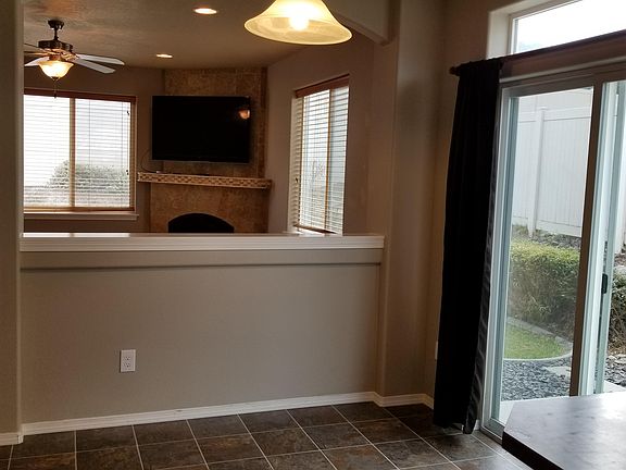 3rd image of 1501 Purple Sage St