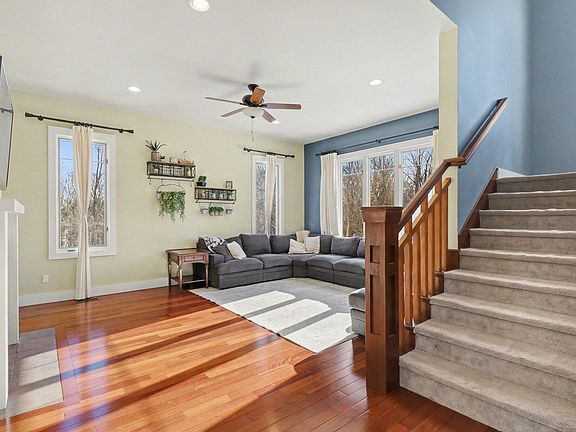 4th image of 451 Oak Arbor Cir E